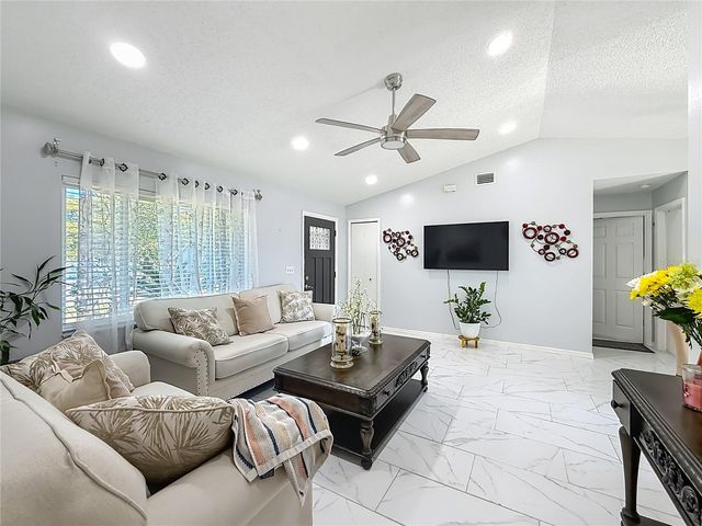 107 SUMMERHILL COURT, Minneola, FL 34715