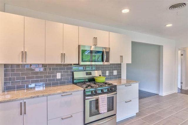 8107 Lazy LN, Austin, TX 78757