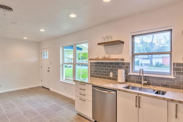 8107 Lazy LN, Austin, TX 78757