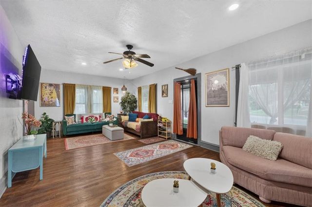 301 N Van Brunt Boulevard, Kansas City, MO 64123