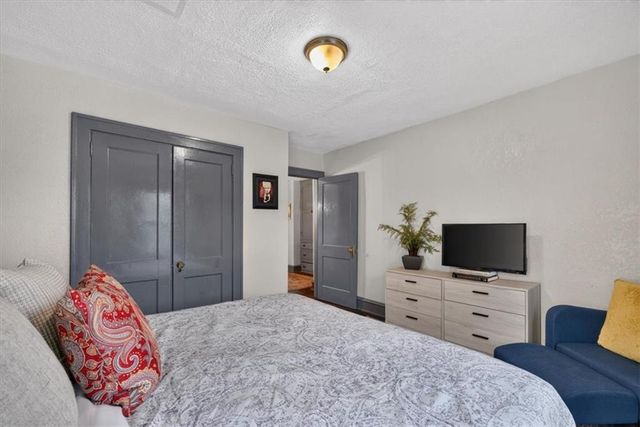 301 N Van Brunt Boulevard, Kansas City, MO 64123