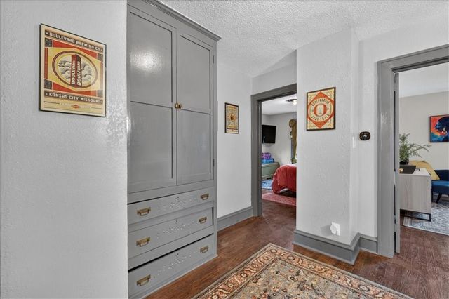 301 N Van Brunt Boulevard, Kansas City, MO 64123