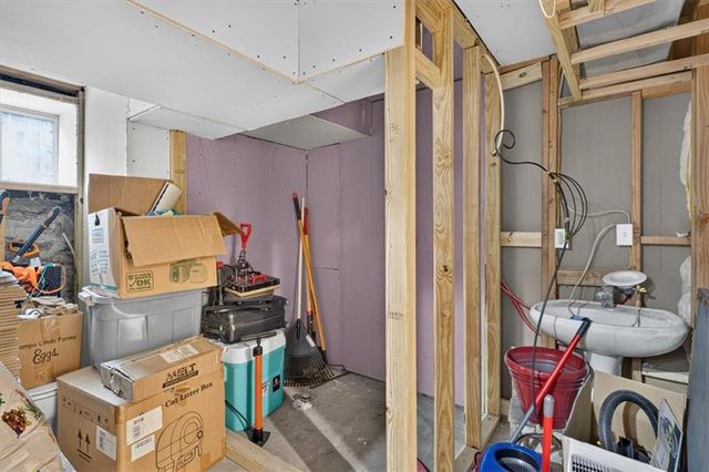 301 N Van Brunt Boulevard, Kansas City, MO 64123