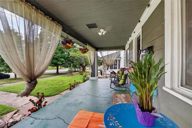 301 N Van Brunt Boulevard, Kansas City, MO 64123