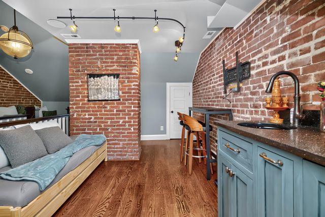 128 E Third Street, Lexington, KY 40508