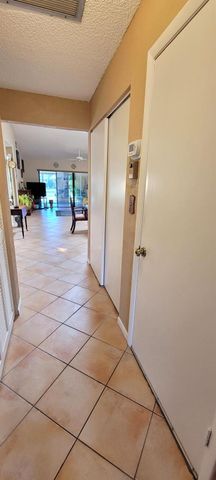 493 SW 28th Avenue, Delray Beach, FL 33445