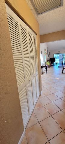 493 SW 28th Avenue, Delray Beach, FL 33445