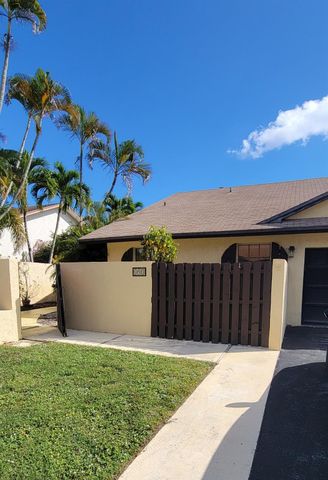 493 SW 28th Avenue, Delray Beach, FL 33445