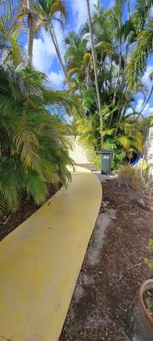 493 SW 28th Avenue, Delray Beach, FL 33445