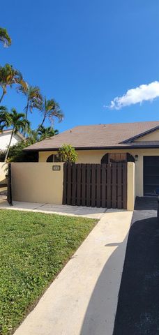 493 SW 28th Avenue, Delray Beach, FL 33445
