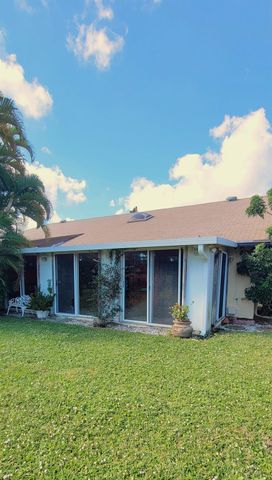 493 SW 28th Avenue, Delray Beach, FL 33445