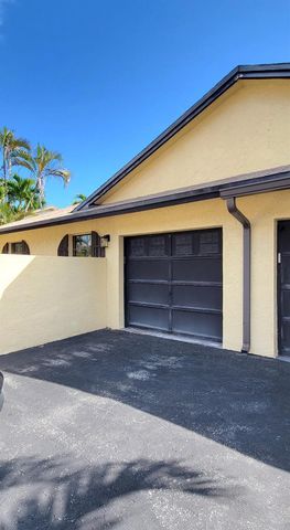 493 SW 28th Avenue, Delray Beach, FL 33445