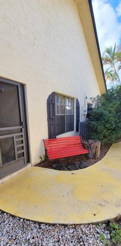 493 SW 28th Avenue, Delray Beach, FL 33445