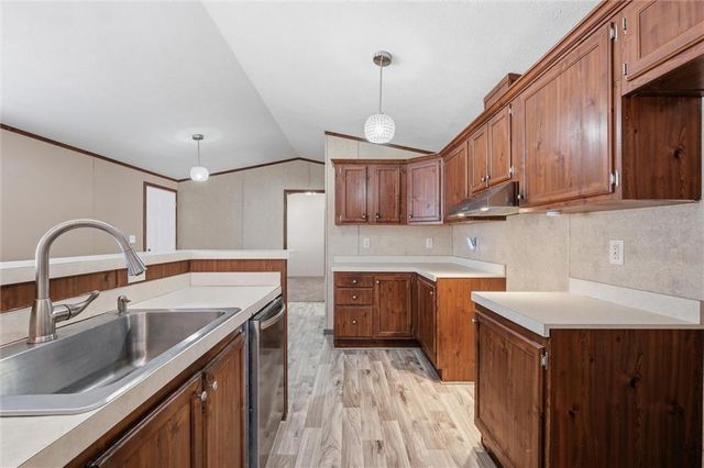 2015 Current Street, Liberty, MO 64068