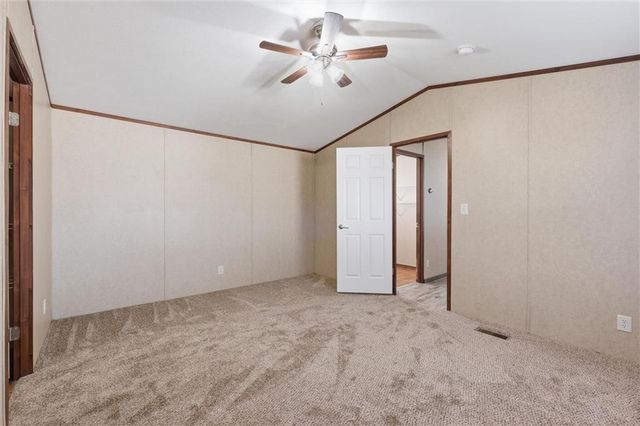 2015 Current Street, Liberty, MO 64068