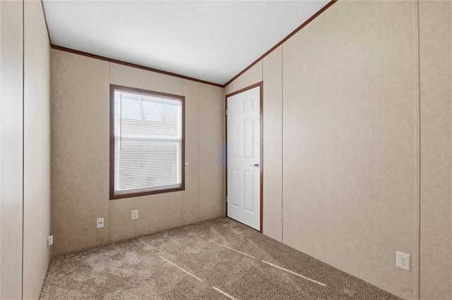 2015 Current Street, Liberty, MO 64068