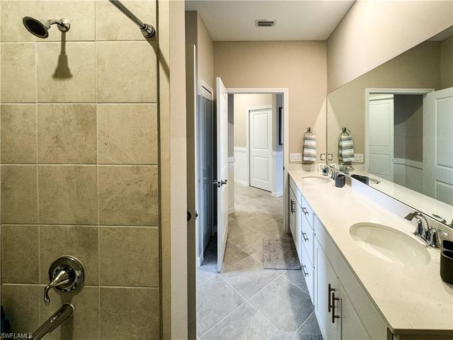 5651 Double Eagle CIR 4338, Ave Maria, FL 34142