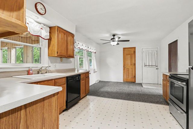 6710 Amberly Street, Portage, MI 49024
