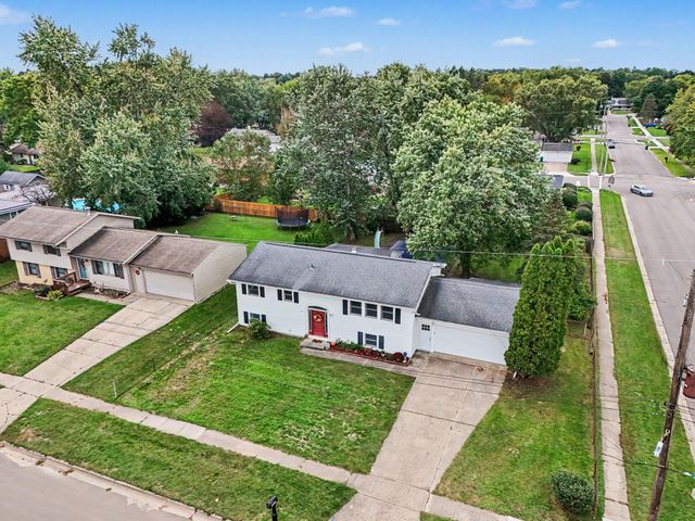 6710 Amberly Street, Portage, MI 49024