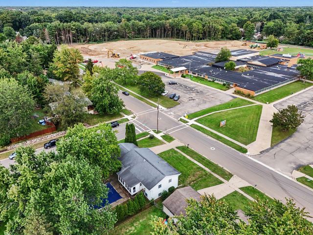 6710 Amberly Street, Portage, MI 49024