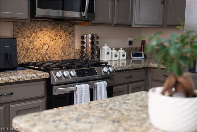 10876 Avenzano Street, Las Vegas, NV 89141