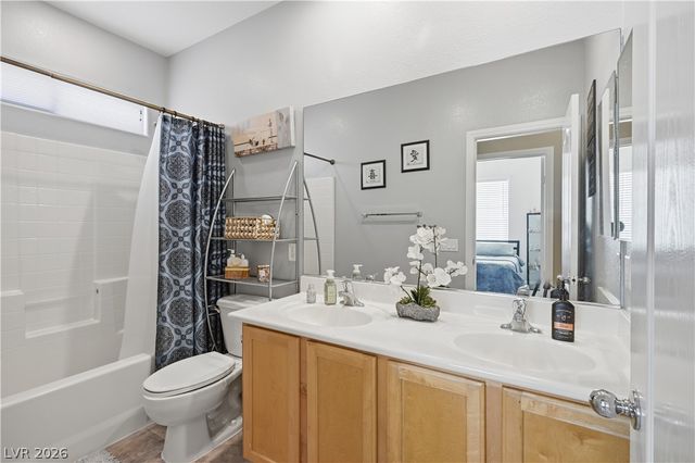 10876 Avenzano Street, Las Vegas, NV 89141