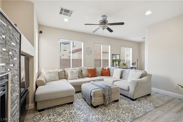 10876 Avenzano Street, Las Vegas, NV 89141