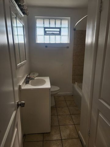 10845 S Emerald Avenue, Chicago, IL 60628