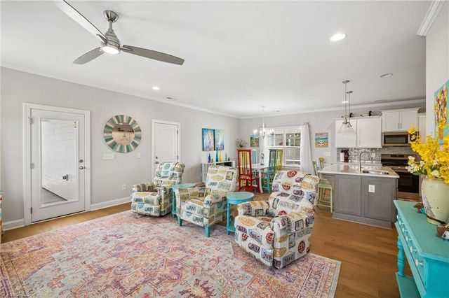 1631 Cross Village Avenue, Kernersville, NC 27284