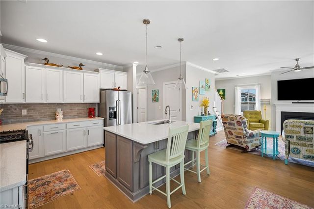 1631 Cross Village Avenue, Kernersville, NC 27284