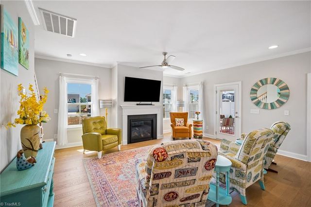 1631 Cross Village Avenue, Kernersville, NC 27284