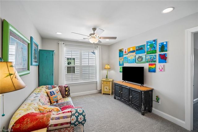 1631 Cross Village Avenue, Kernersville, NC 27284