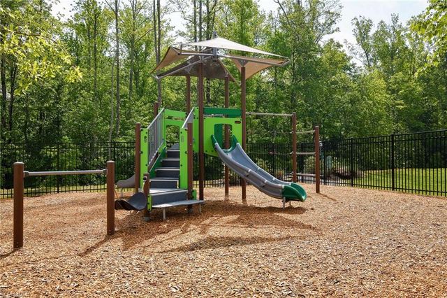 1631 Cross Village Avenue, Kernersville, NC 27284