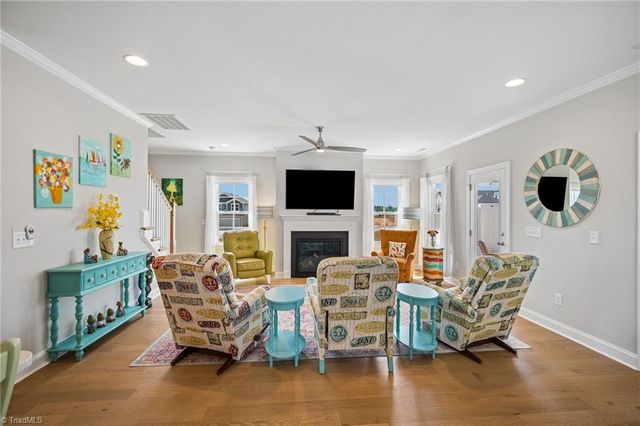1631 Cross Village Avenue, Kernersville, NC 27284