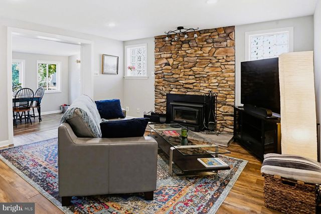 601 RIVERSIDE DR, Pasadena, MD 21122