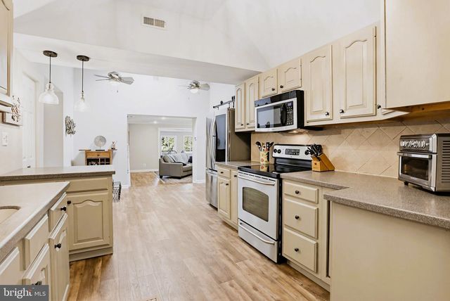 601 RIVERSIDE DR, Pasadena, MD 21122