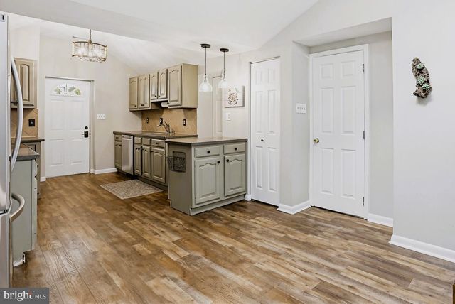 601 RIVERSIDE DR, Pasadena, MD 21122