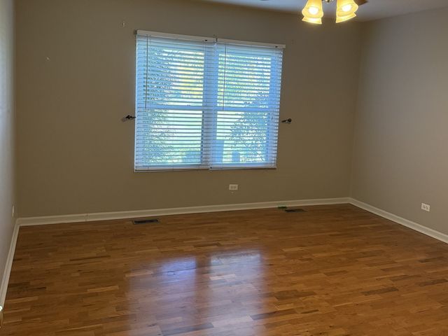 2528 Heritage Court, Geneva, IL 60134