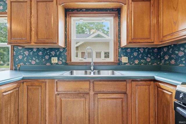 2702 Florida Drive, Fort Wayne, IN 46805