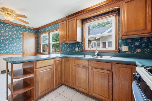 2702 Florida Drive, Fort Wayne, IN 46805