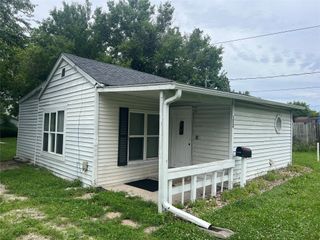 1324 E 27th Street, Des Moines, IA 50317