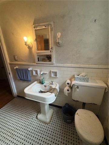 714 Wall Ave, Pitcairn, PA 15140