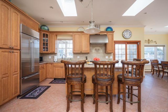 19 Marlin Road, East Quogue, NY 11942