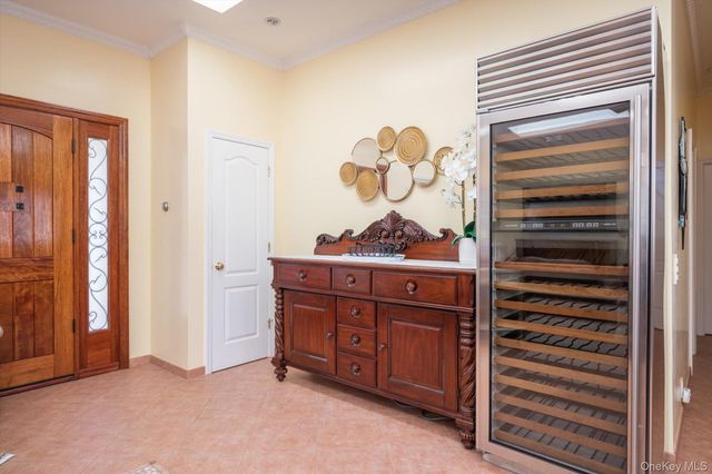 19 Marlin Road, East Quogue, NY 11942