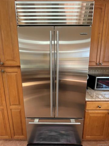 19 Marlin Road, East Quogue, NY 11942