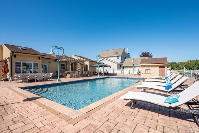 19 Marlin Road, East Quogue, NY 11942