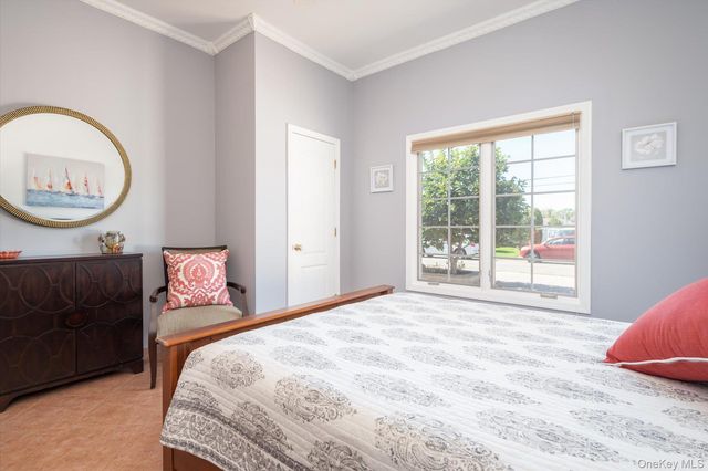 19 Marlin Road, East Quogue, NY 11942