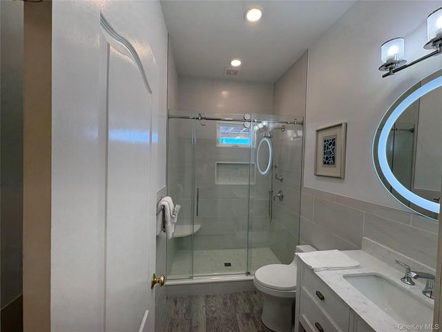 19 Marlin Road, East Quogue, NY 11942