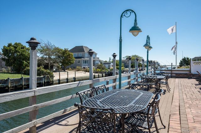 19 Marlin Road, East Quogue, NY 11942