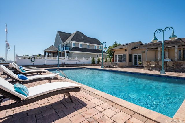 19 Marlin Road, East Quogue, NY 11942